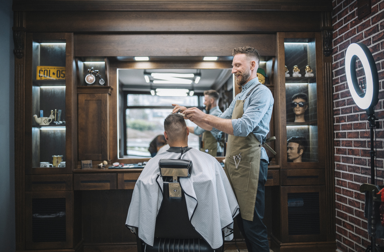 Men's Hair Cutting/Barbering - Cosmic College | Hairstyling Courses and  Programs | Makup Artist Courses and Programs in Brampton