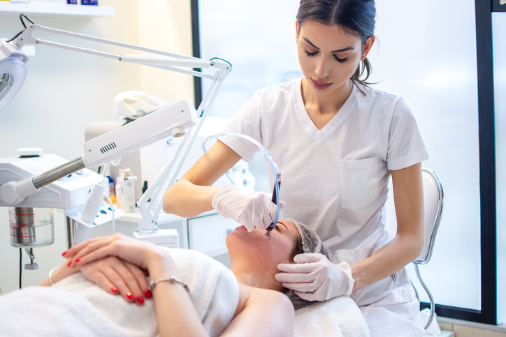 Hands-On Aesthetic Training in Spa Environment