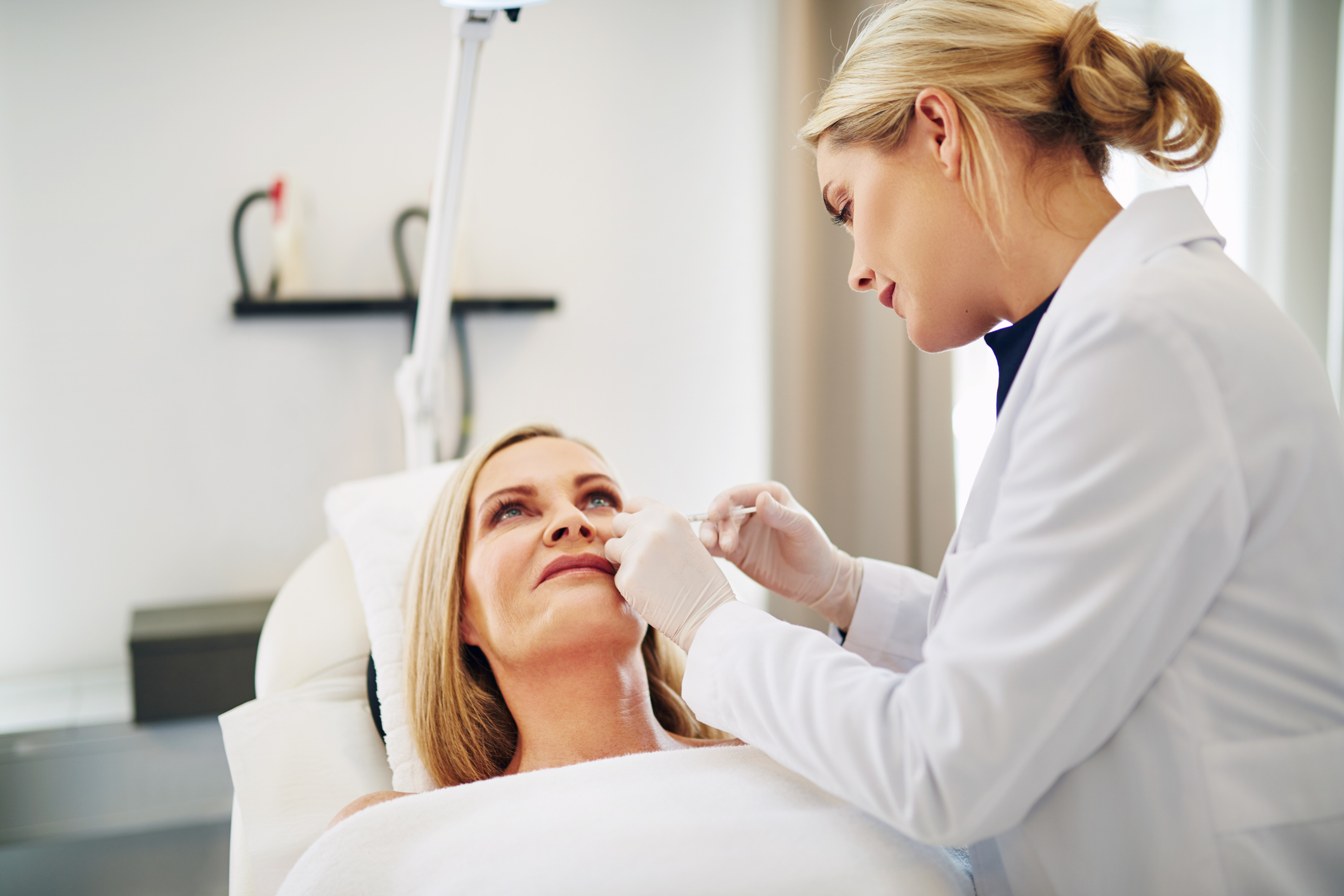 The Role of a Medical Aesthetician in a Dermatology Office<br />
