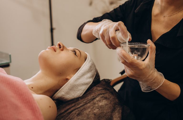 Microdermabrasion vs. Hydro-Facials: Learning the Tech
